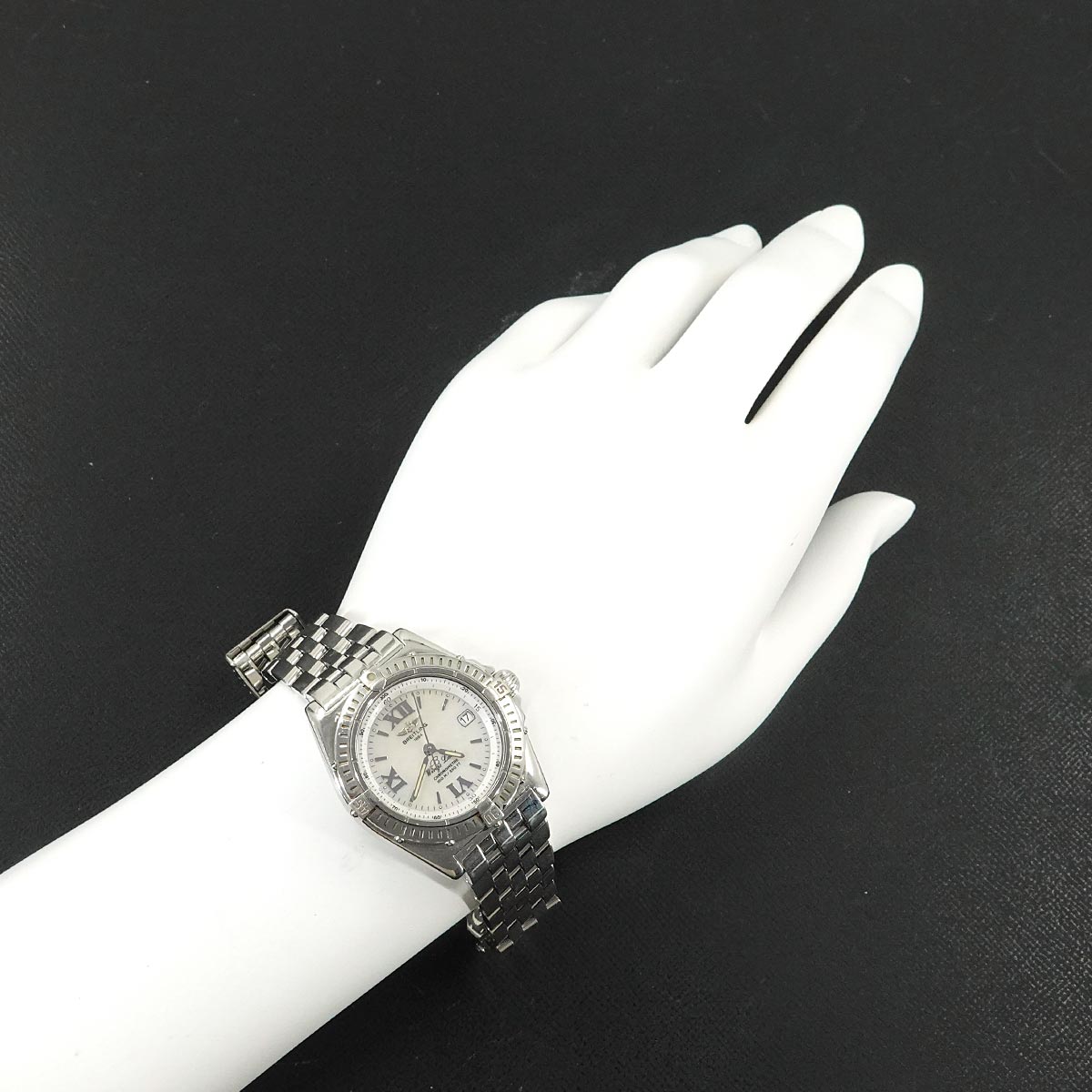 Wings Lady A67350 Quartz White Shell Dial Ladies