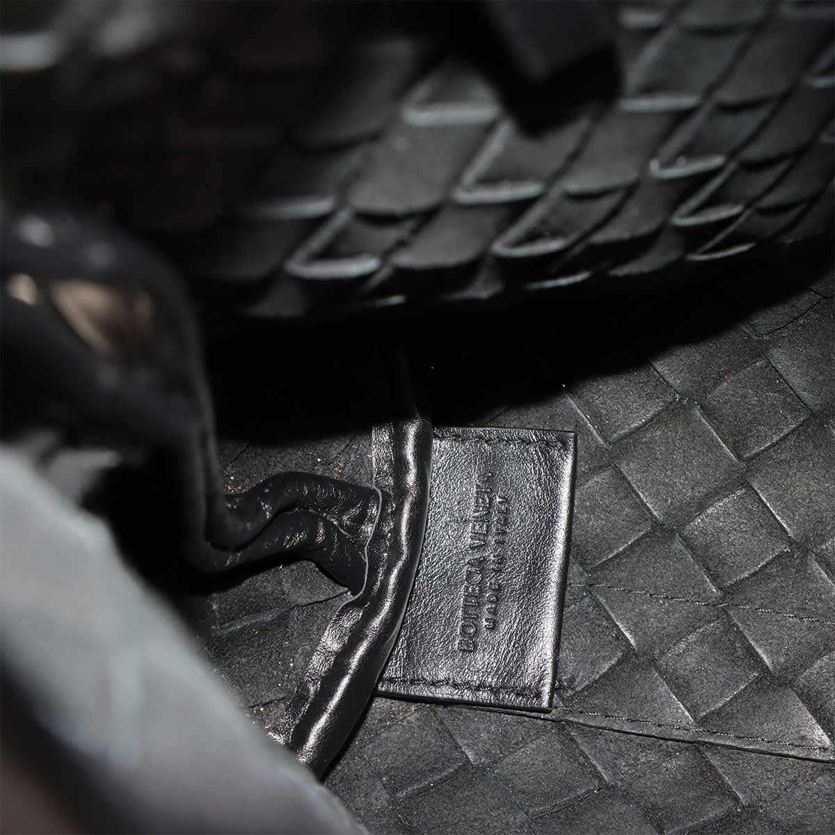 Intrecciato Shoulder Bag Leather Black Purse