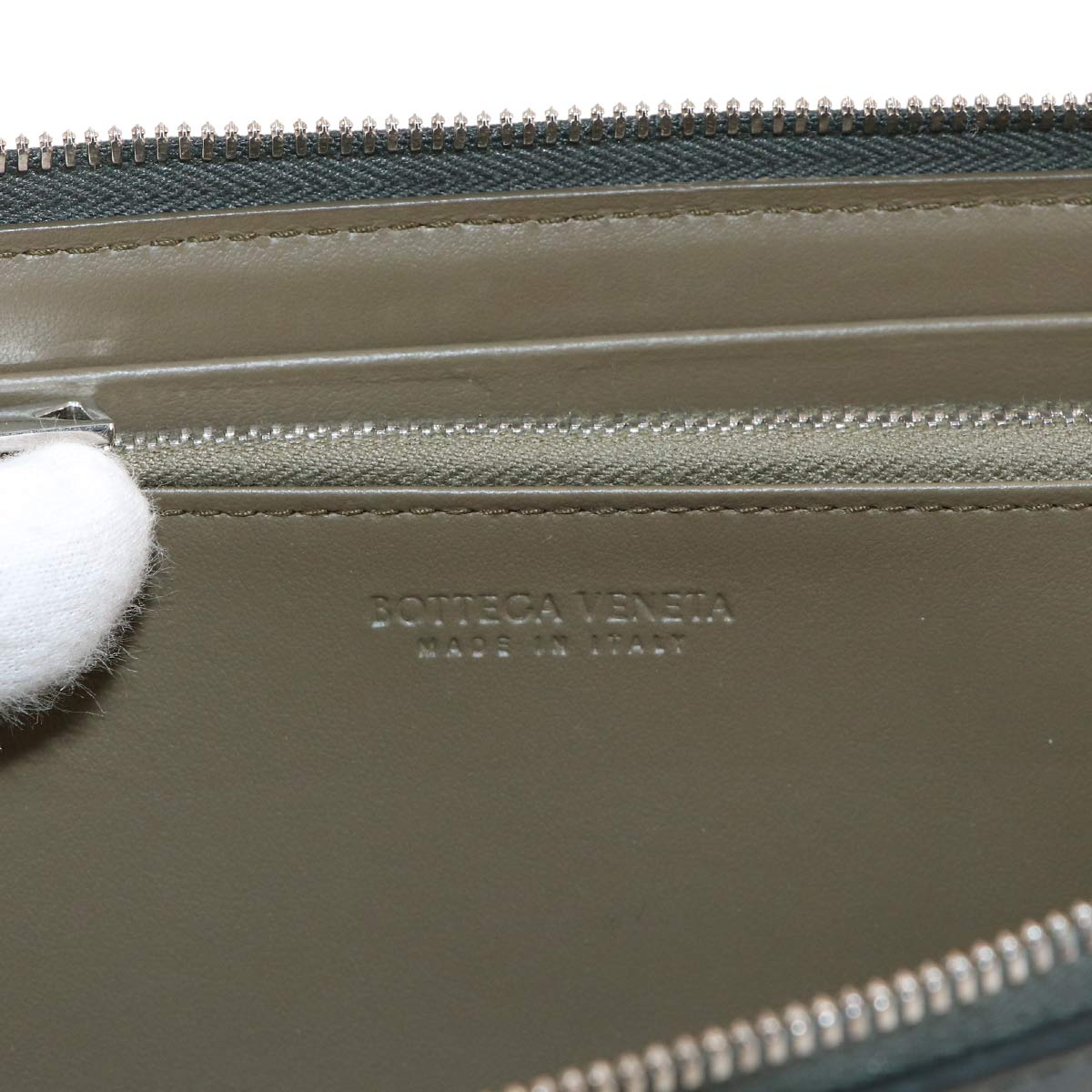 Intrecciato Cassette Zipped Around Wallet Leather Gray