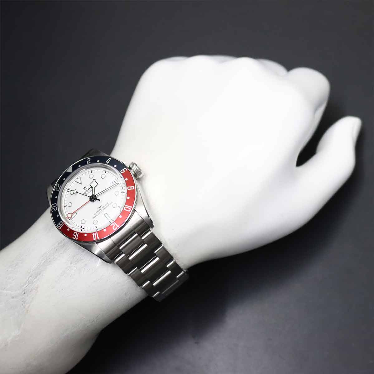 Black Bay GMT 79830RB Automatic Opaline Dial Mens Watch