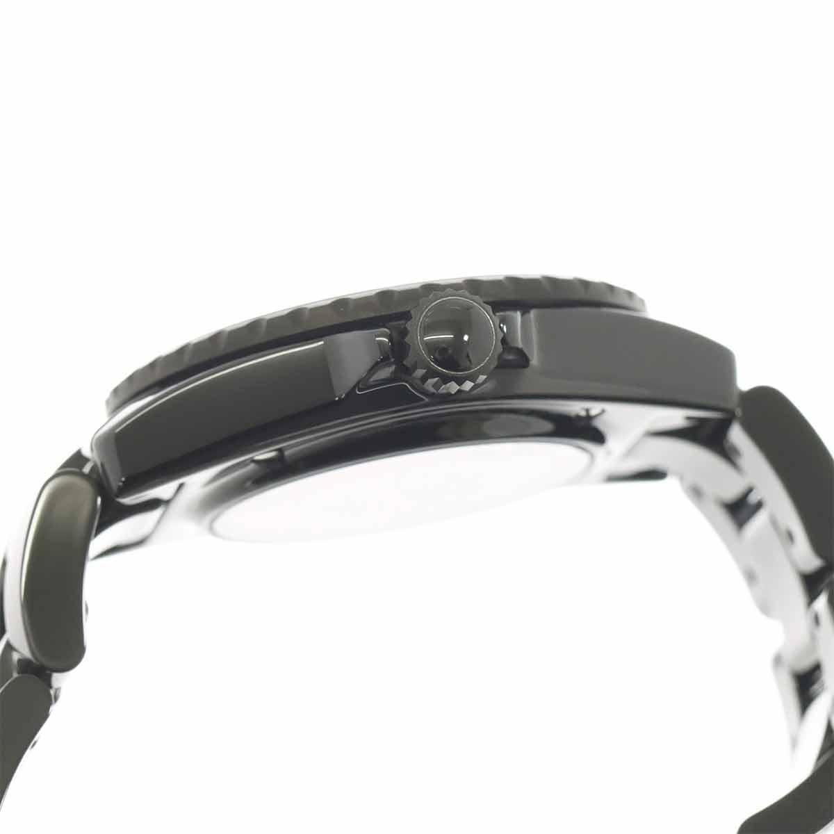 J12 38mm Wanted de Chanel H7418 Ceramic Automatic Black Dial