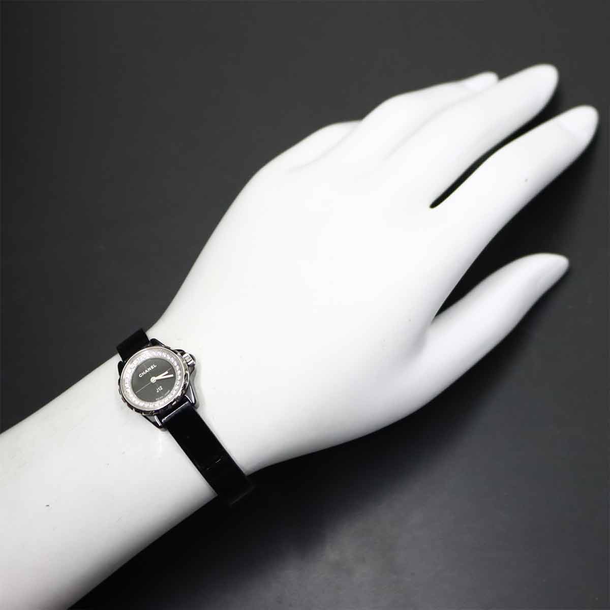 J12 XS H4663 Diamond Ceramic Quartz Black Dial Ladies Watch