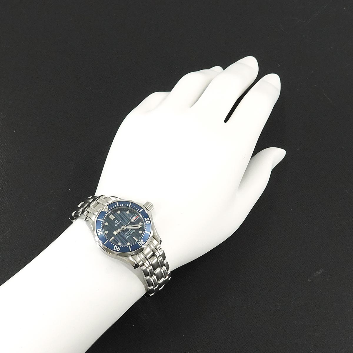 Seamaster 300m 2583.80 Date Quartz Blue Dial Ladies Watch