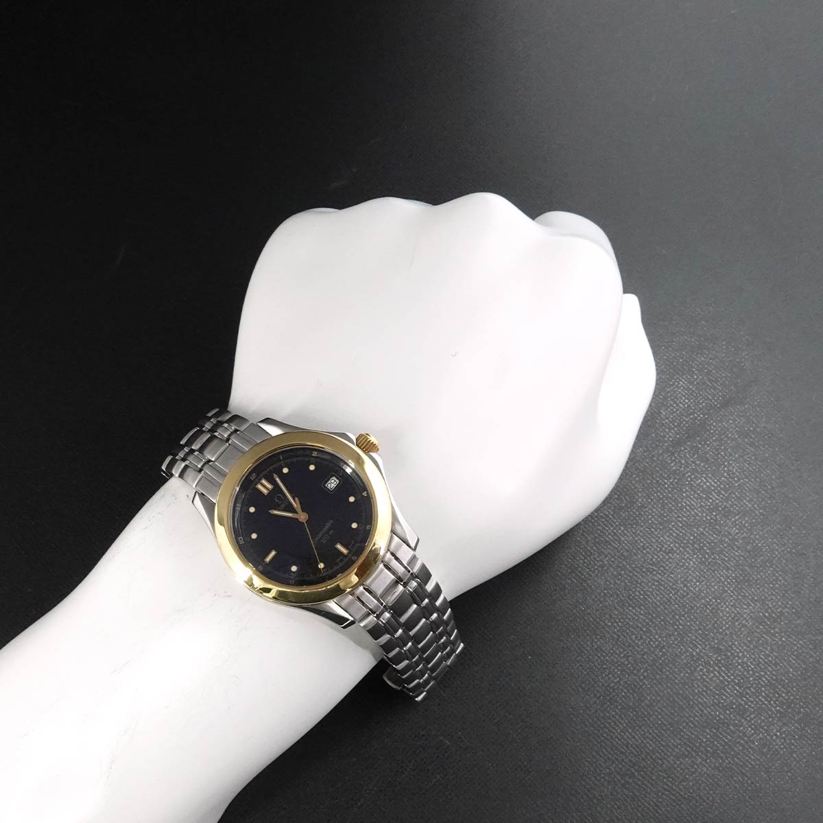 Seamaster 2411.50 Quartz Date YG Black Dial Mens Watch