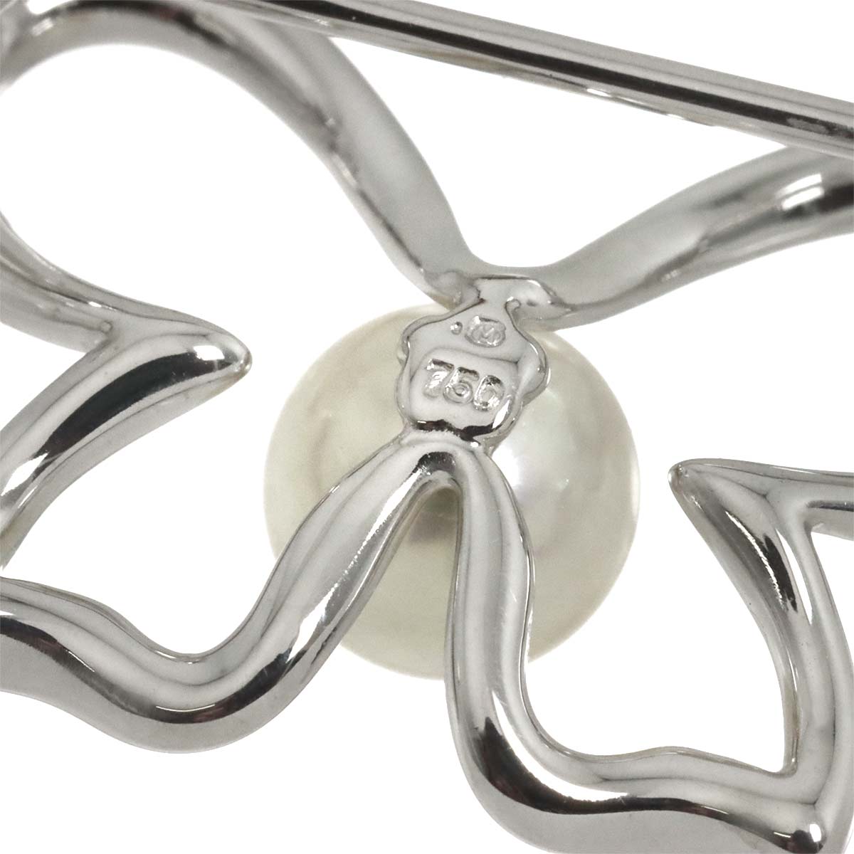 Akoya Pearl 6.5mm Brooch 18K White Gold 750