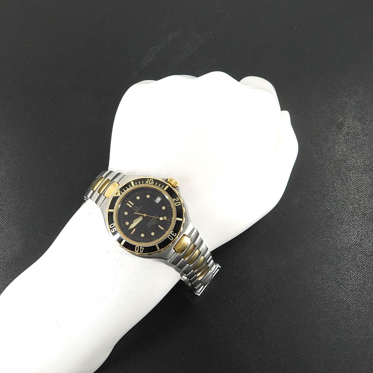 Seamaster Professional 200m 396.1042 YG Quartz Black Dial Mens
