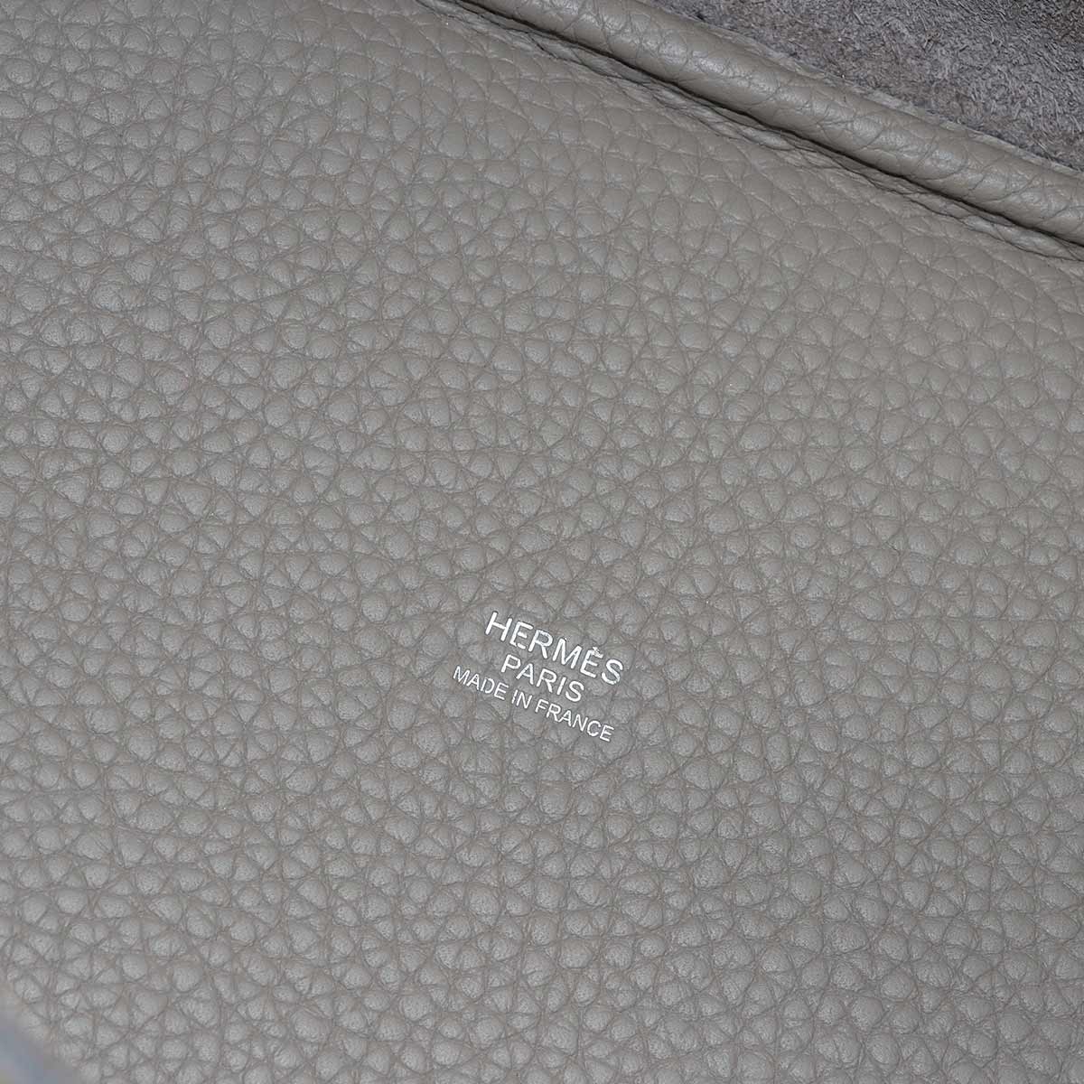 Picotin Lock PM Hand Bag Taurillon Clemence Gris tourterelle