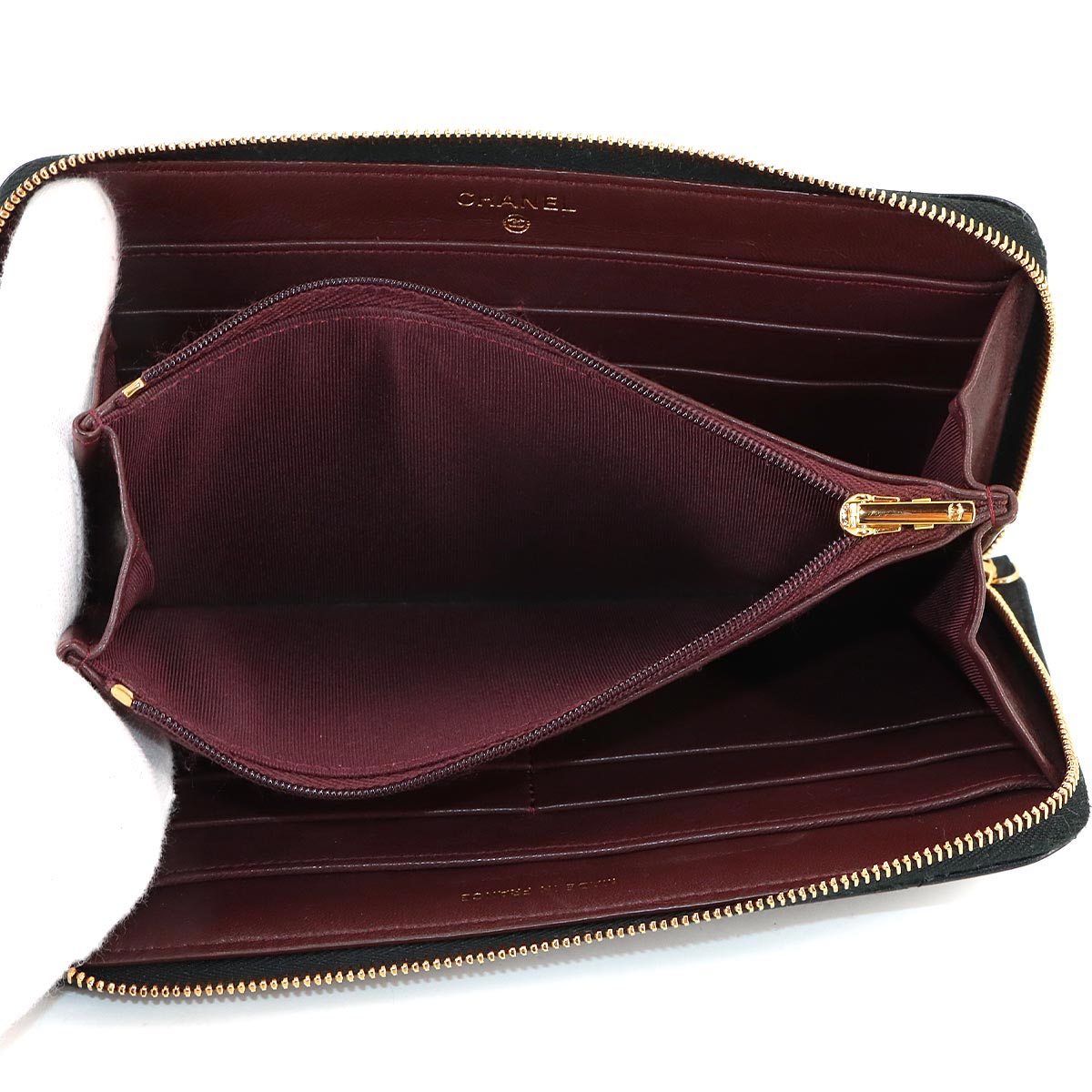 Matelasse Classic Long Zipped Wallet Leather Black AP0242