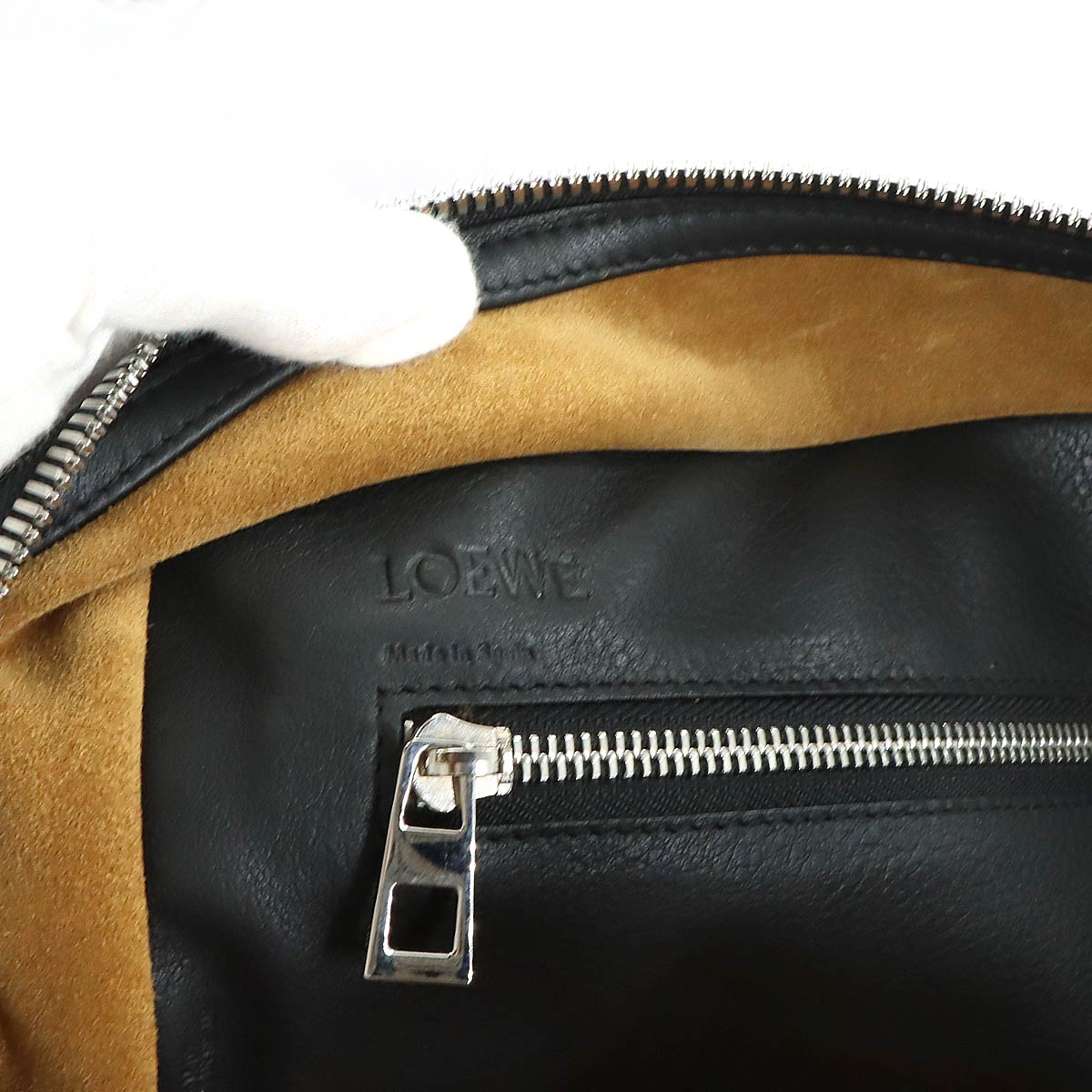 Amazona 36 Hand Bag Leather Black Anagram Purse