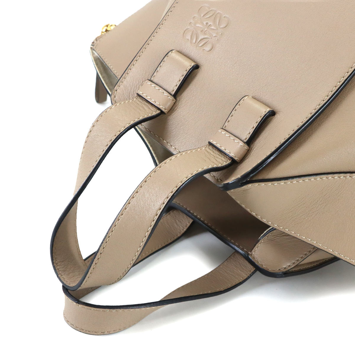 Hammock Small Hand Shoulder Bag Leather Beige Purse