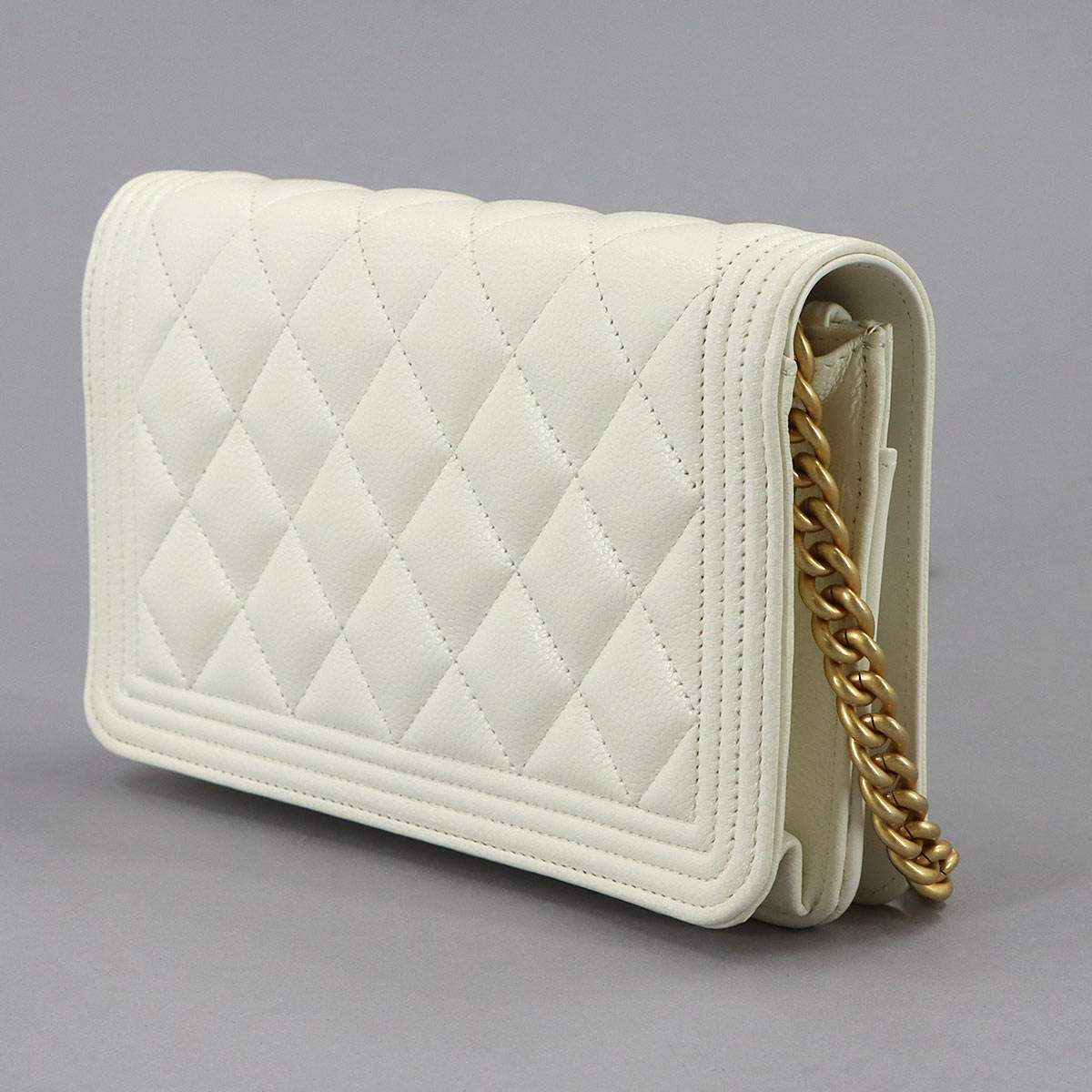 Boychanel Chain Wallet Leather White AP1117 Purse