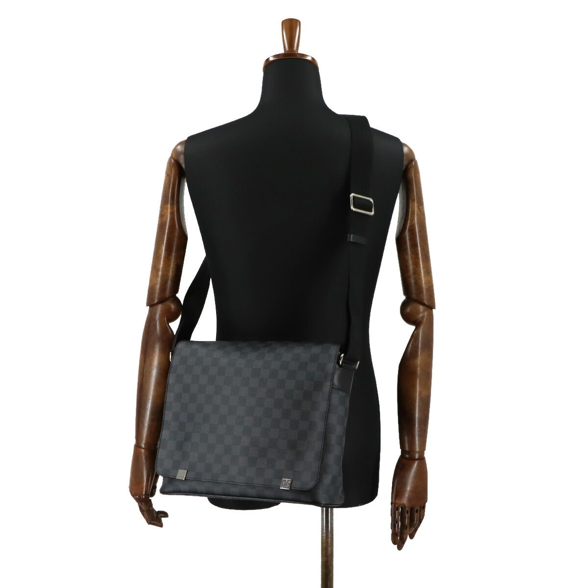 Damier Graphite District MM NM Shoulder Bag Black N41029
