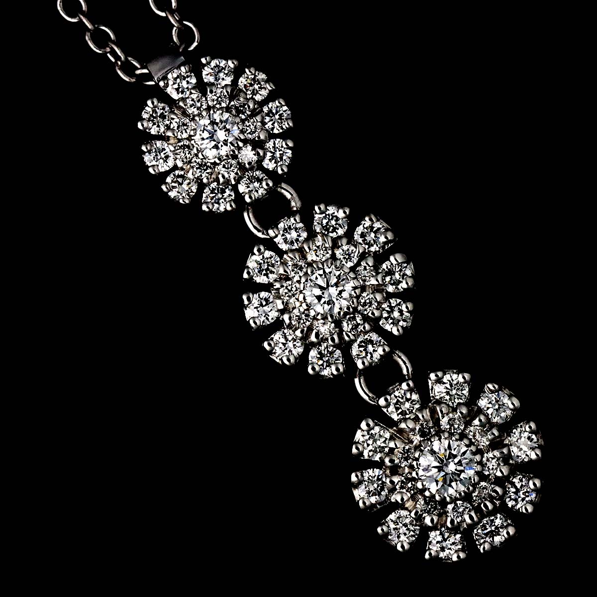 MARGHERITA Diamond Necklace 18K WG 750