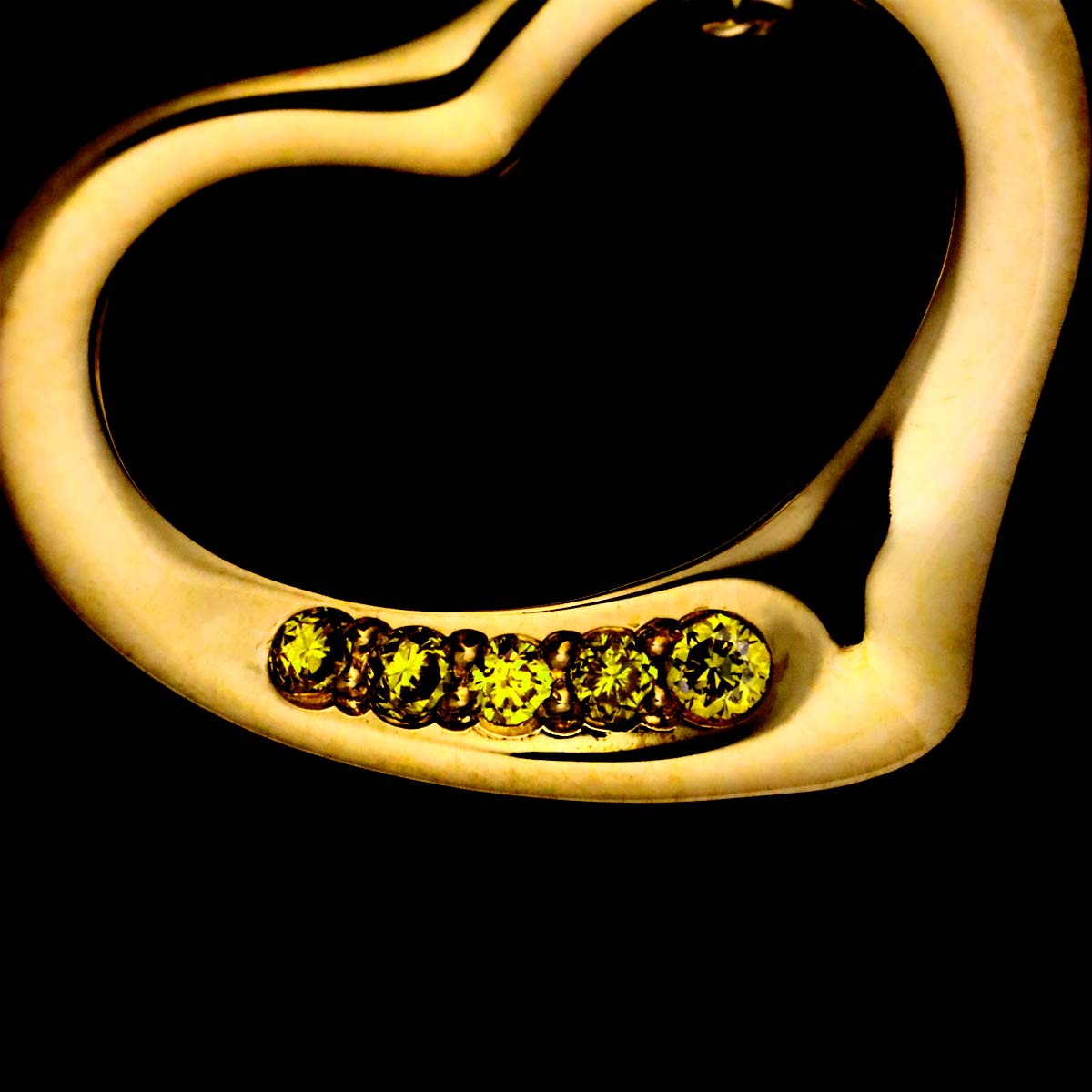 Open Heart Diamond Necklace 18K Yellow Gold 750