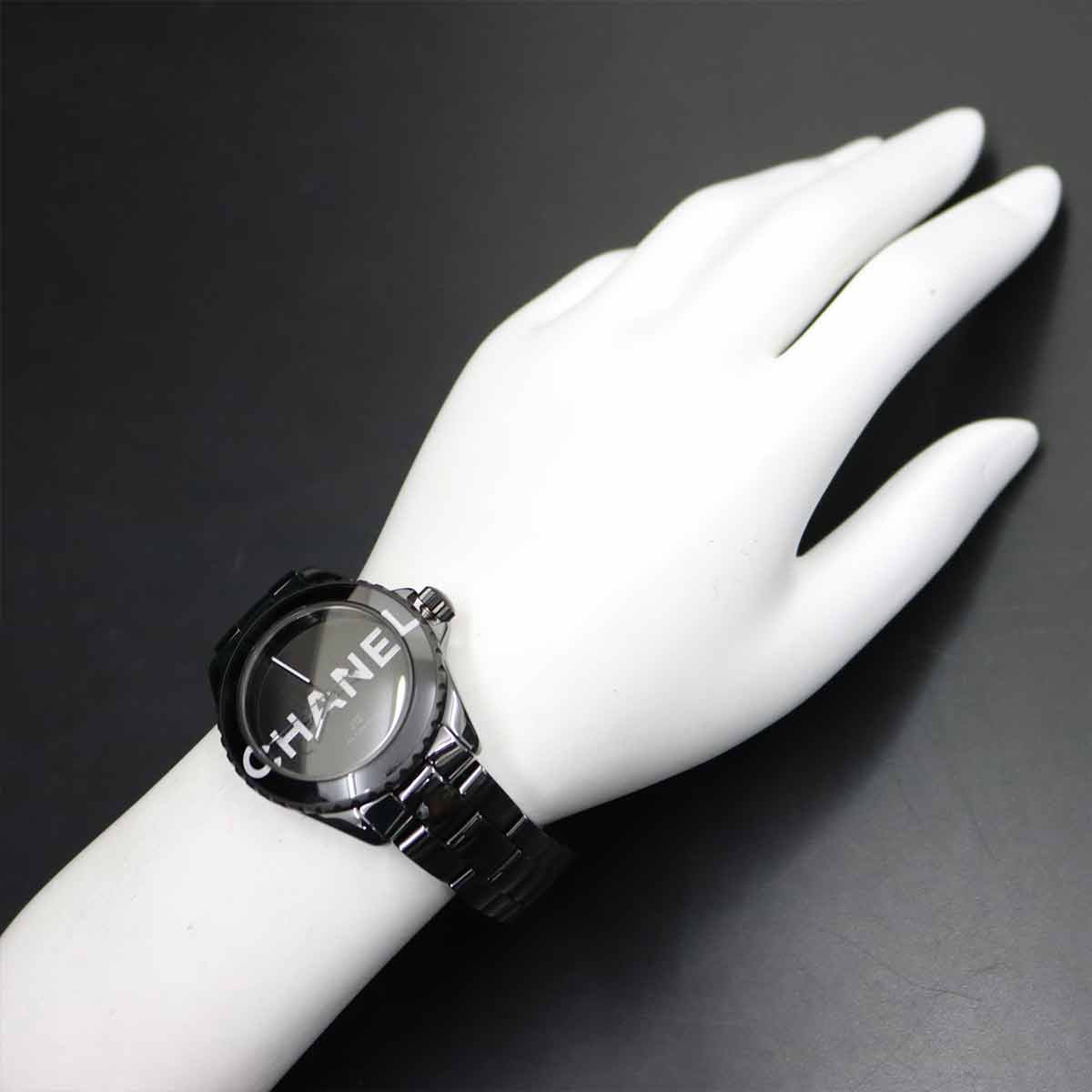 J12 38mm Wanted de Chanel H7418 Ceramic Automatic Black Dial