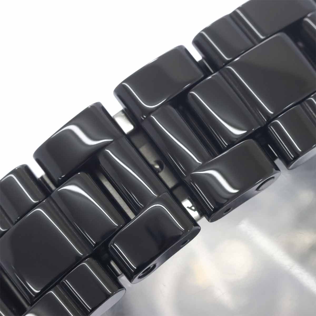 J12 38mm Wanted de Chanel H7418 Ceramic Automatic Black Dial