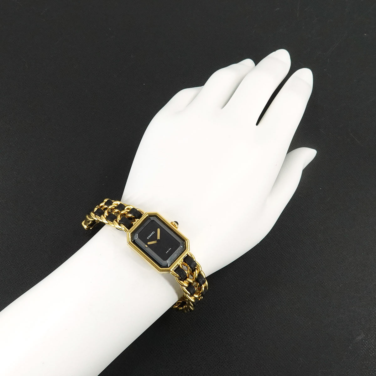 Premiere Size M H0001 Vintage Quartz Black Dial Ladies Watch