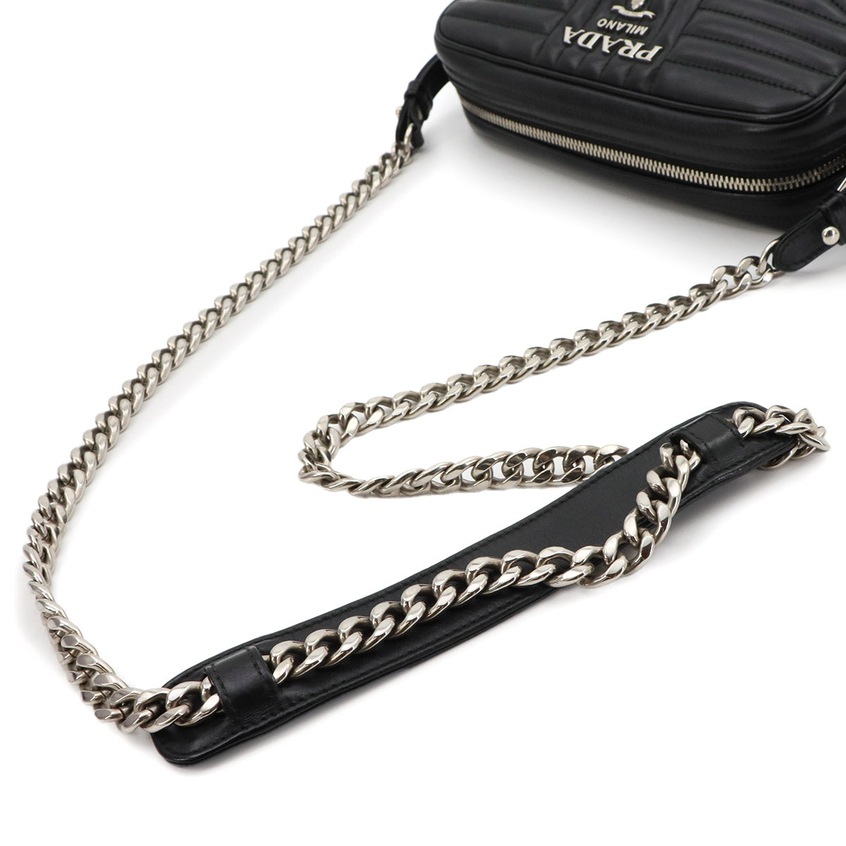 Diagramme Chain Shoulder Bag Leathear Nero Black 1BH083 Purse
