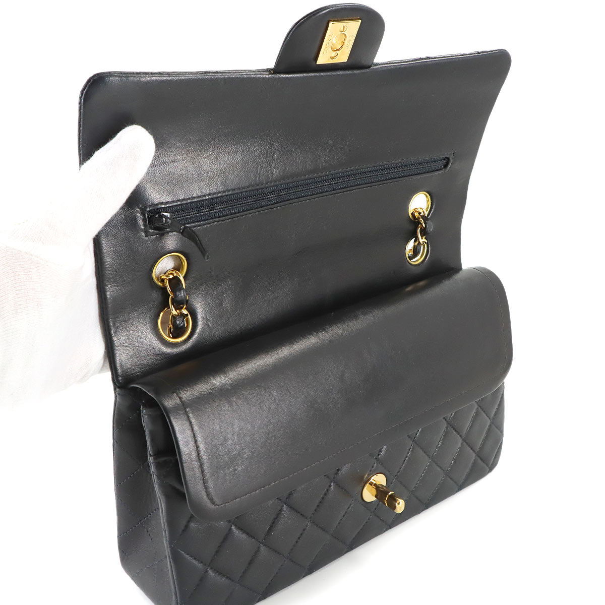 Matelasse 25 Chain Shoulder Bag Leather Black A01112 11.12
