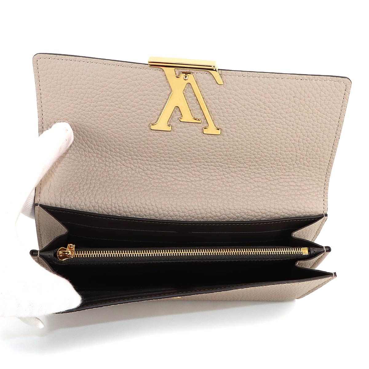 Capucines Long Wallet Taurillon Leather Pebble M61249