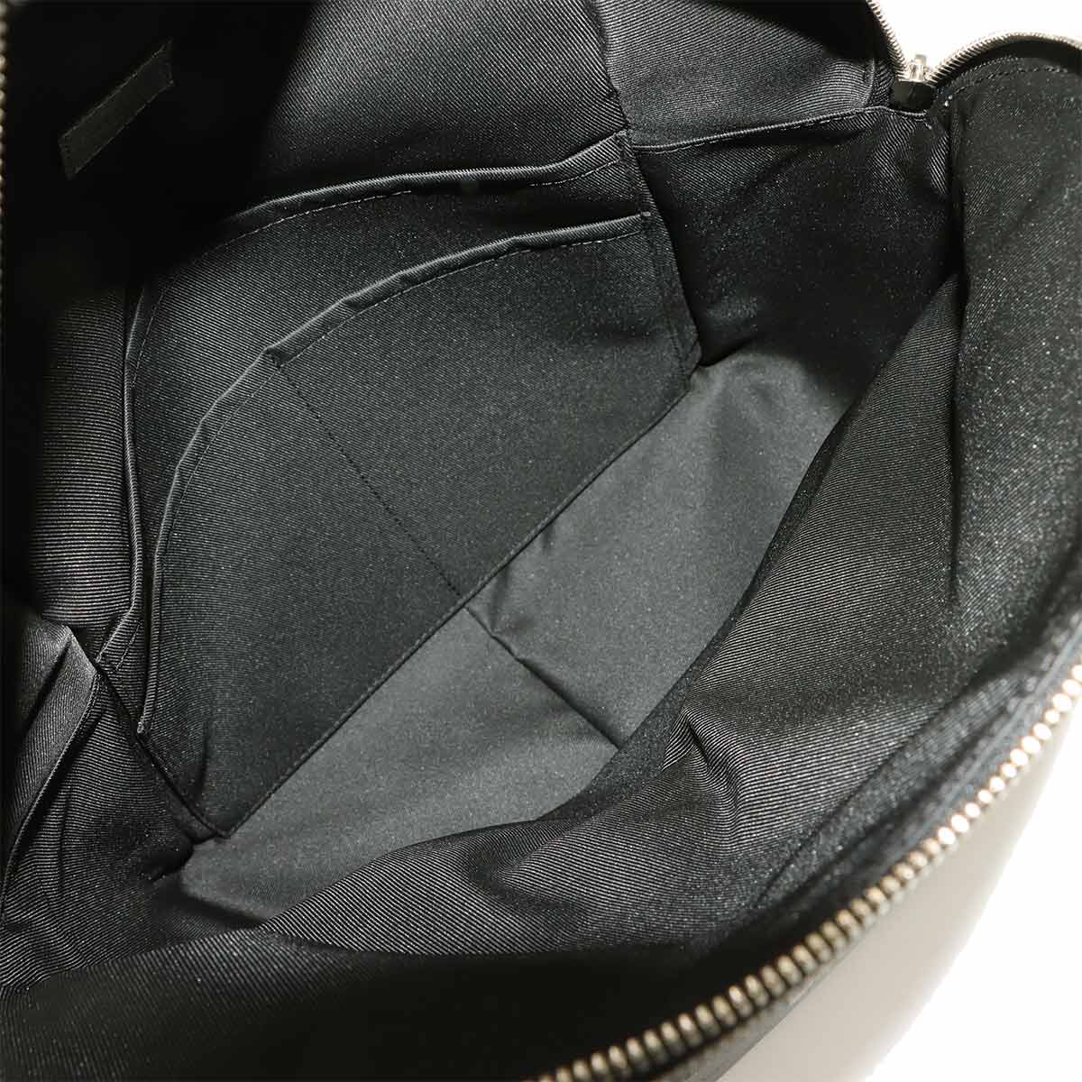 Taigarama Discovery Backpack Leather Silver M30835