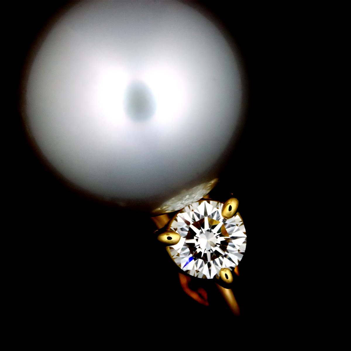 South Sea pearl Diamond 0.12ct/0.12ct Earrings 18K YG 750