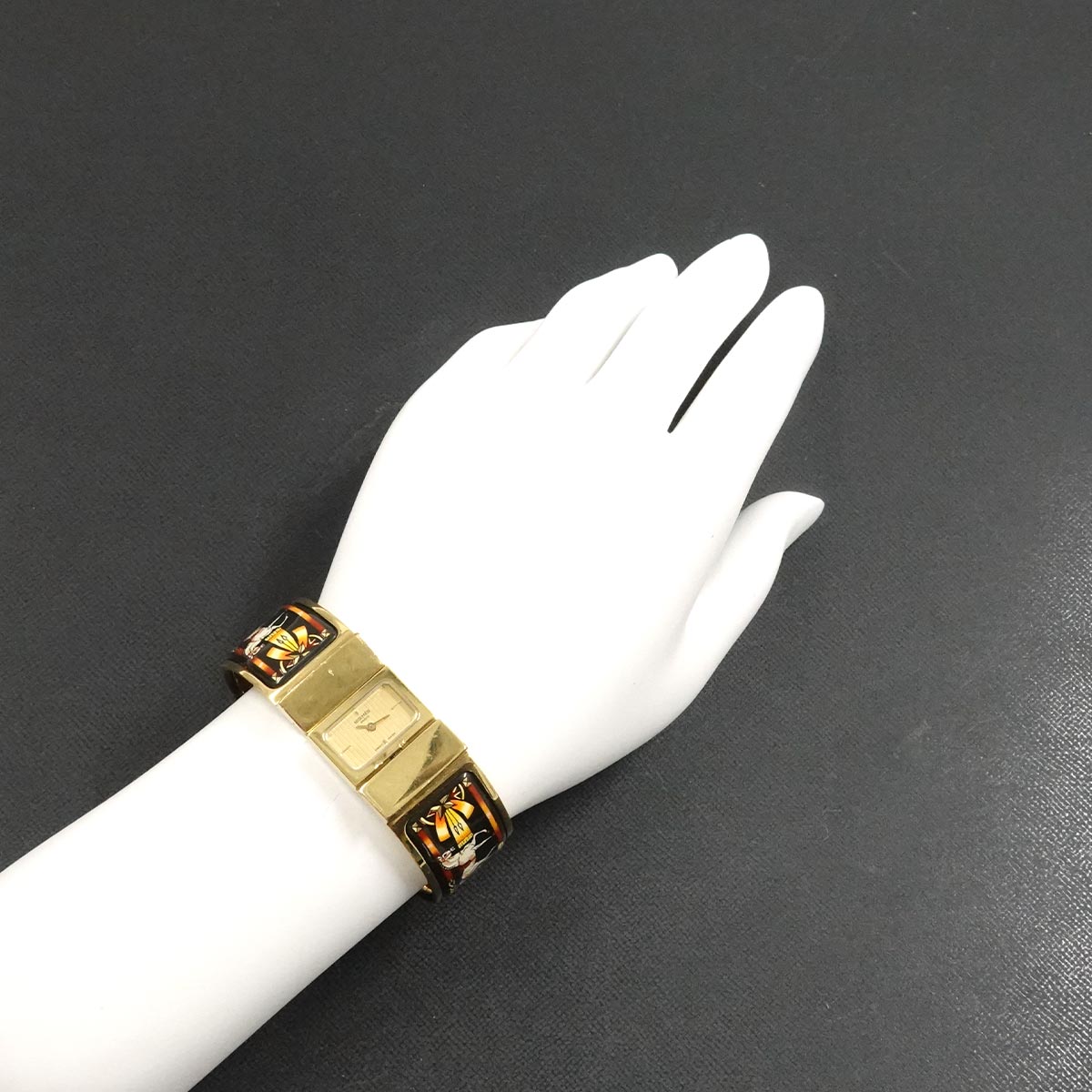 Loquet LO1.201 Quartz Gold Dial Ladies Bngle Watch