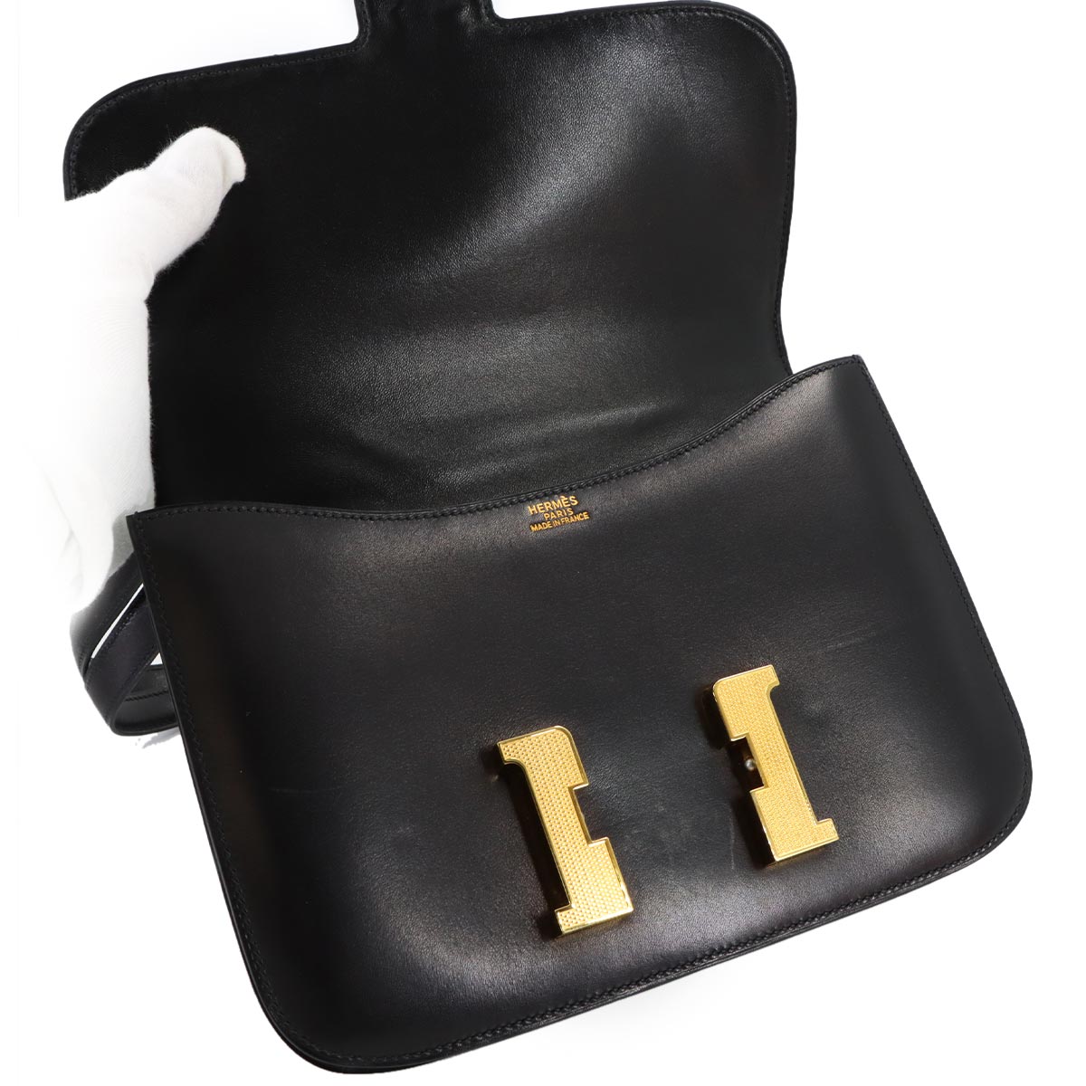 Constance 23 Shoulder Bag Box Calf Leather Black Guilloche