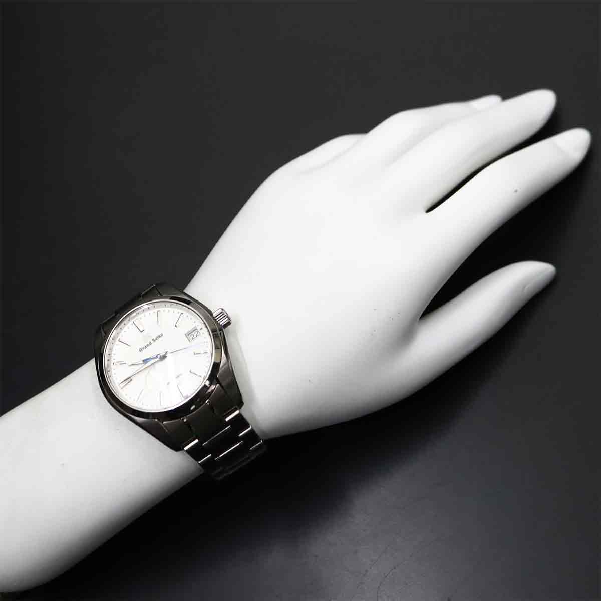 Spring Drive SBGA211 Date 9R65 0AE0 White Dial