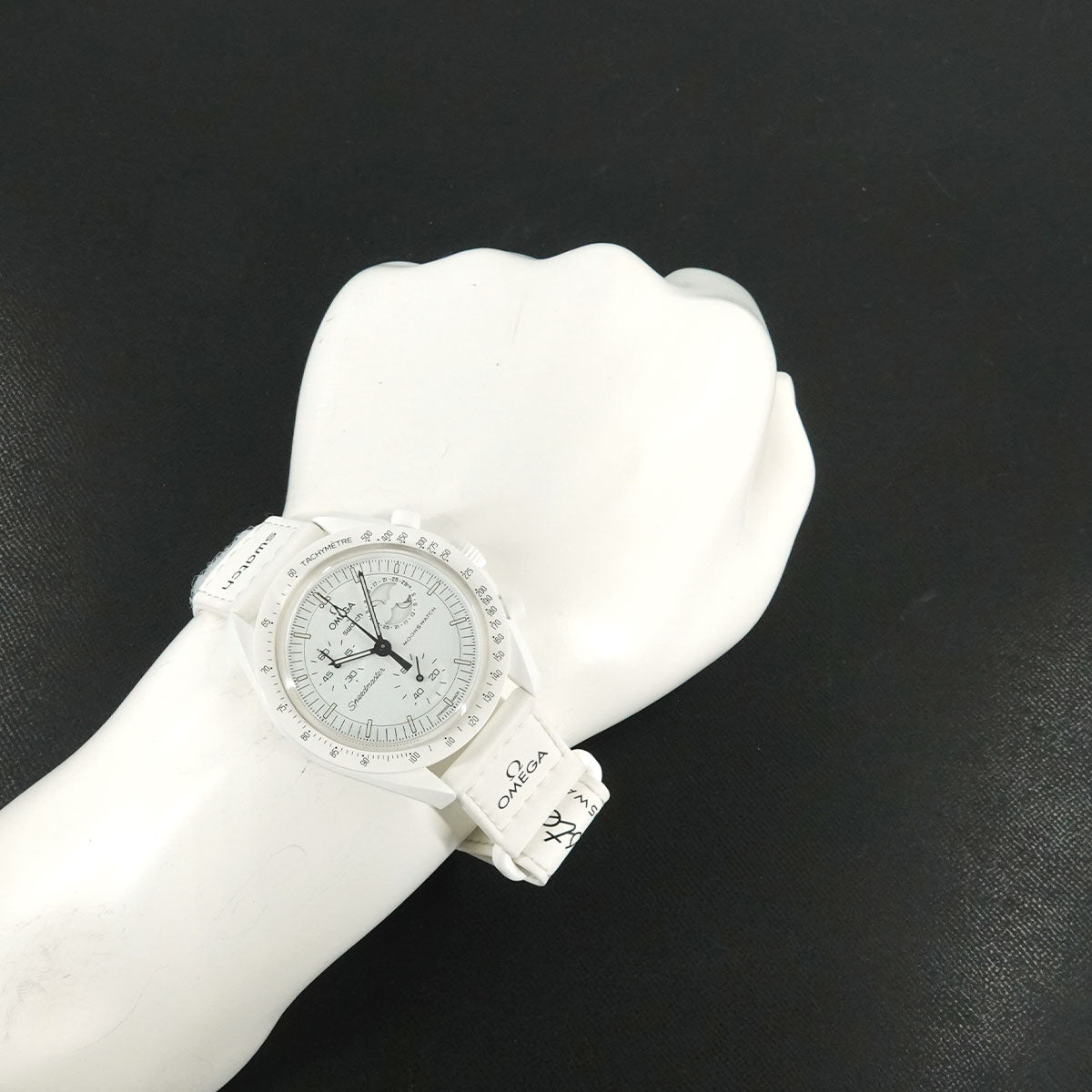 BIOCERAMIC MOONSWATCH MISSION TO THE MOON SO33W700 Quartz