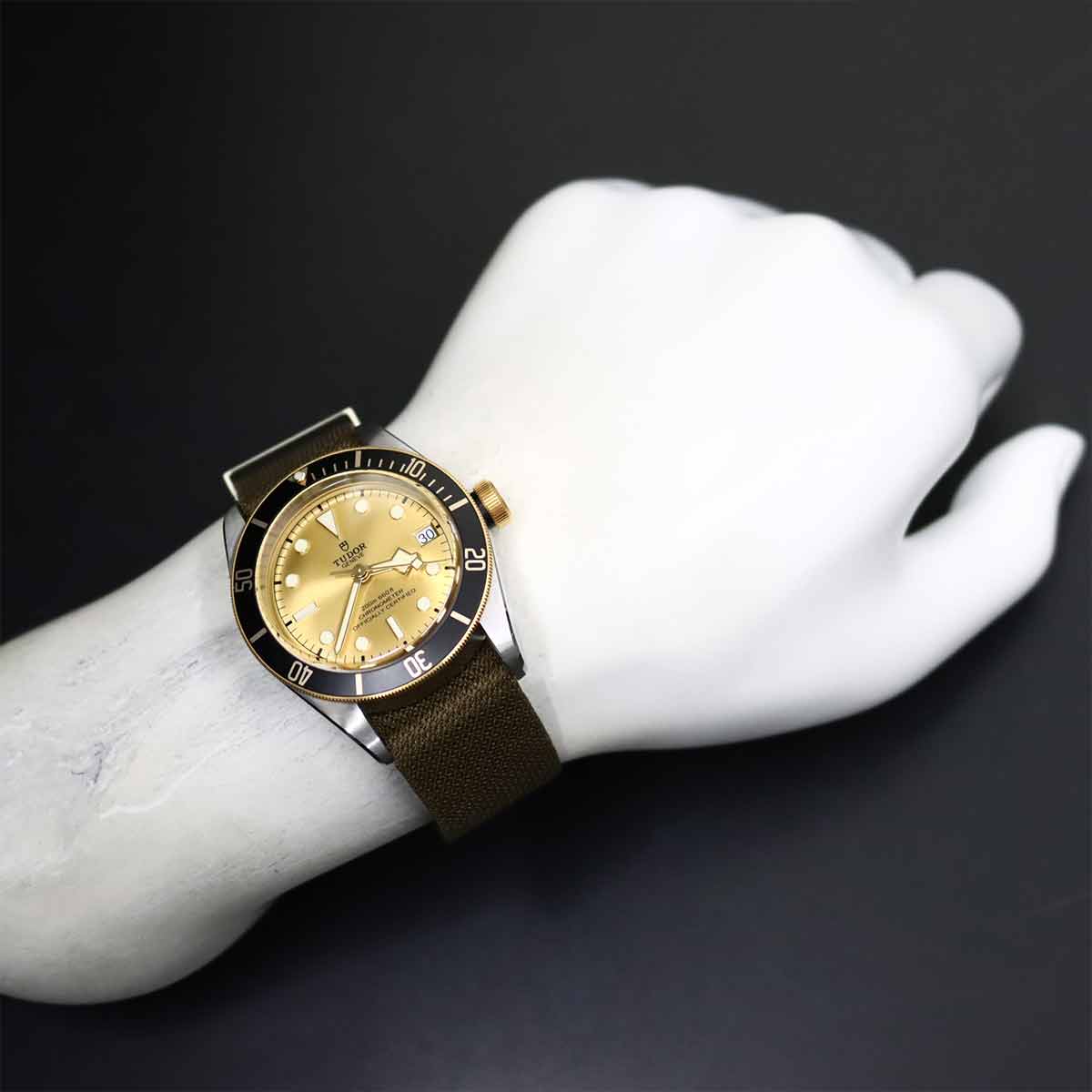 Heritage Black Bay 79733N Automatic Gold Dial Mens Watch
