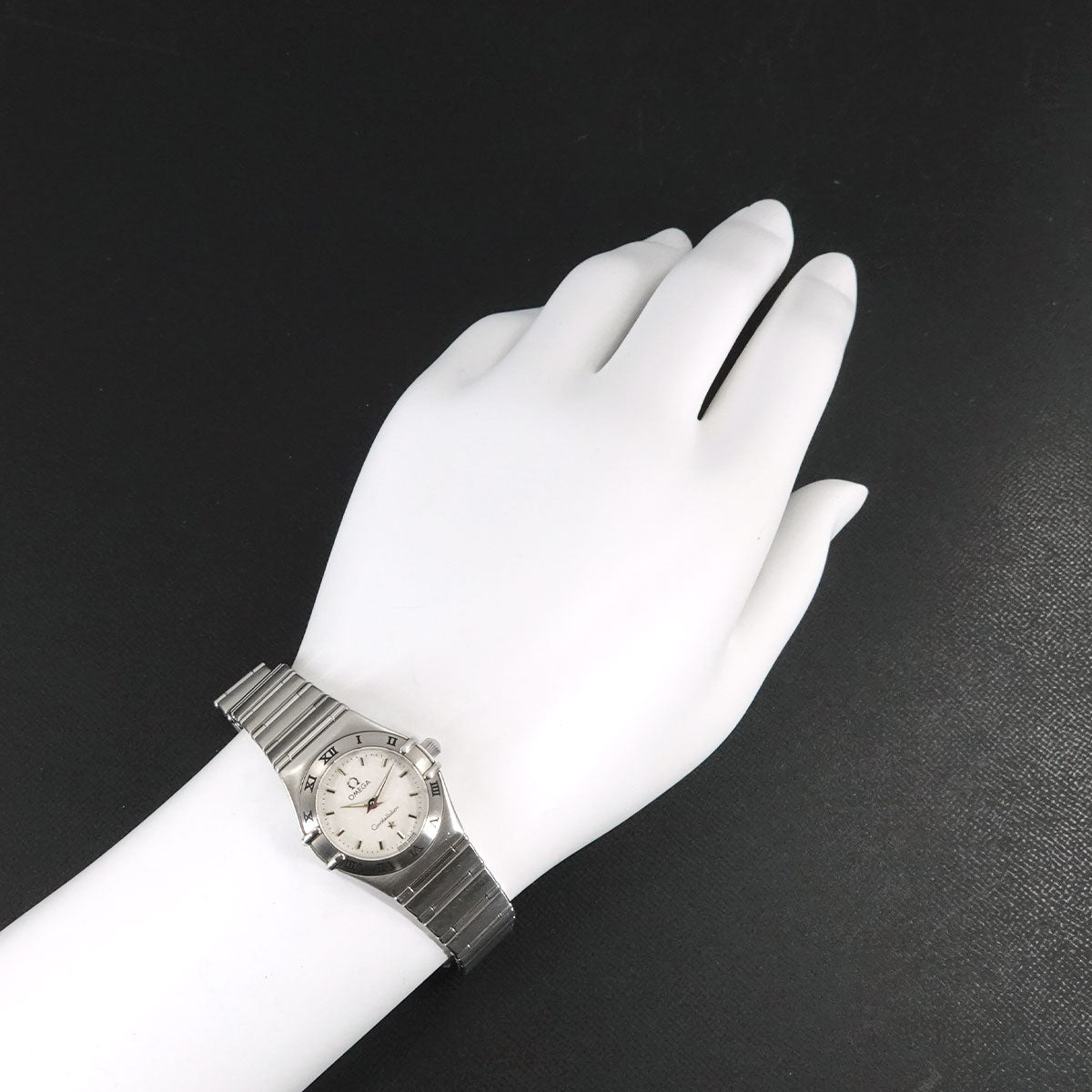 Constellation Mini 1562 30 Silver Dial Quartz Ladies Watch