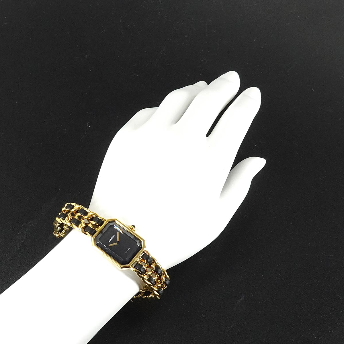 Premiere Size M H0001 Vintage Quartz Black Dial Ladies Watch