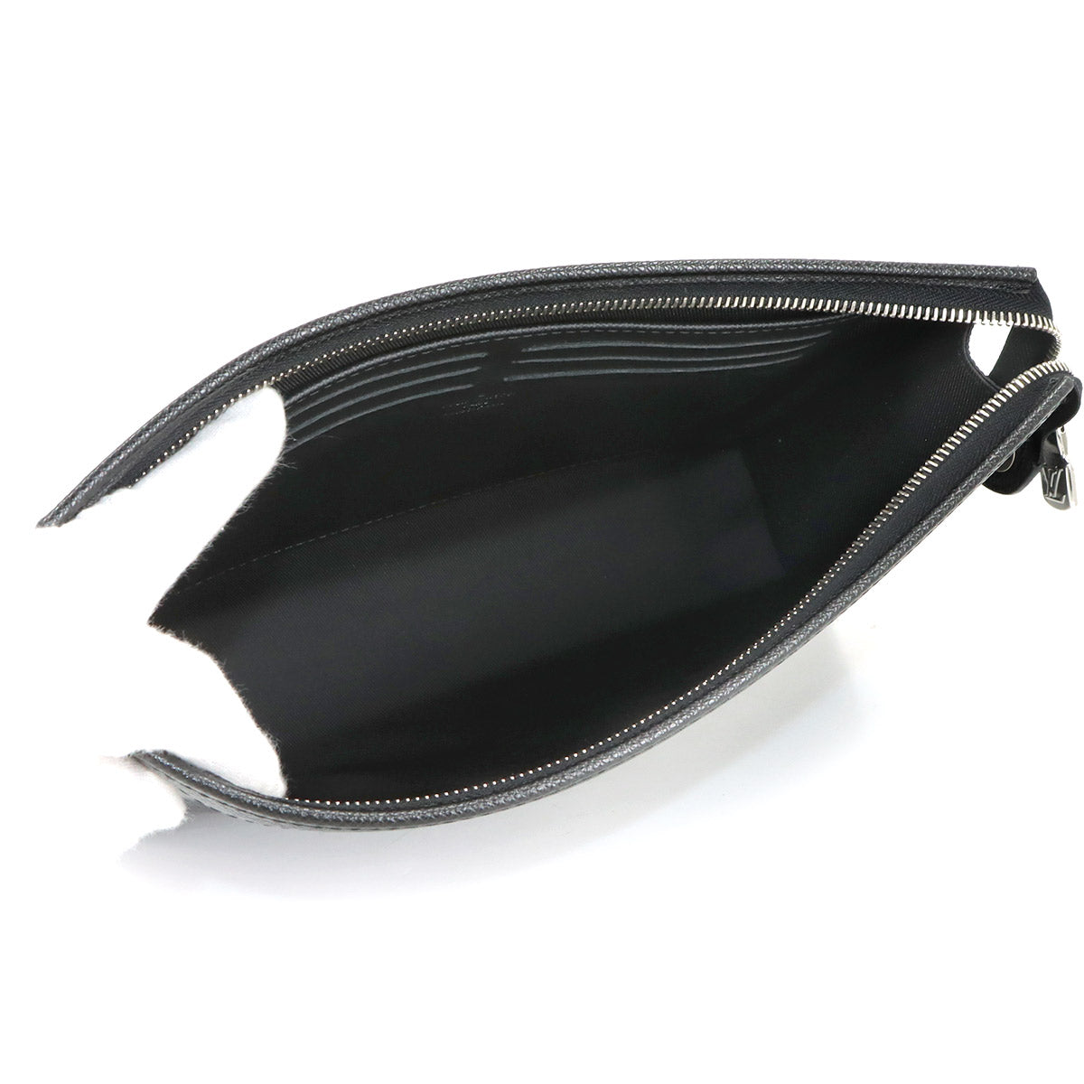 Taiga Pochette Voyage Clutch Bag Leather Black M30450