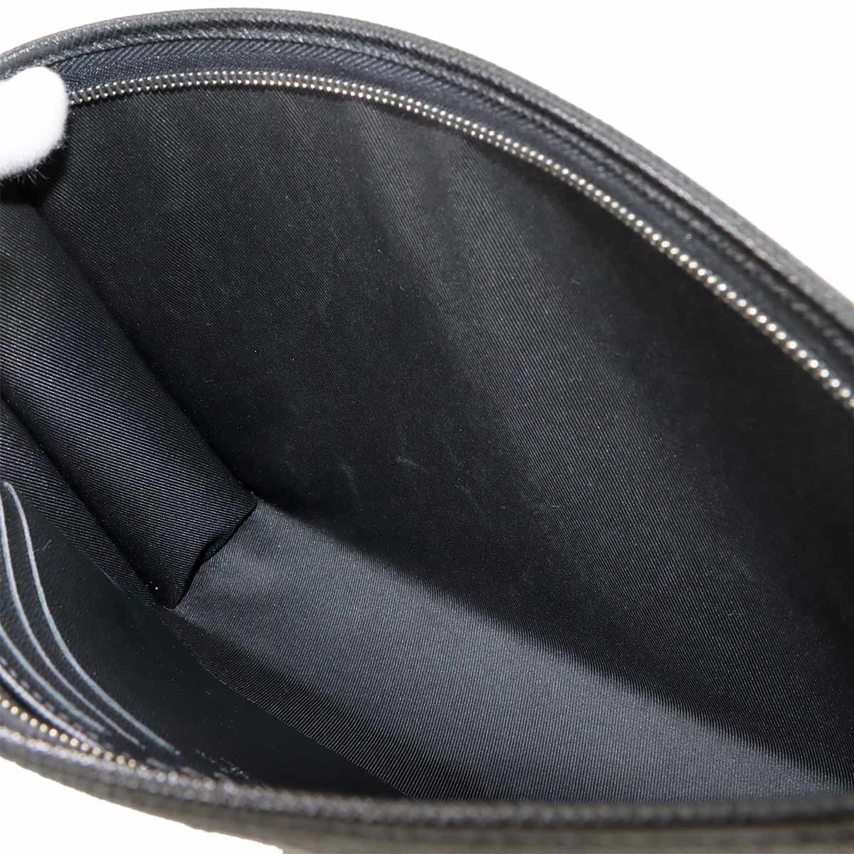 Taiga Pochette Voyage Clutch Bag Leather Black M30450