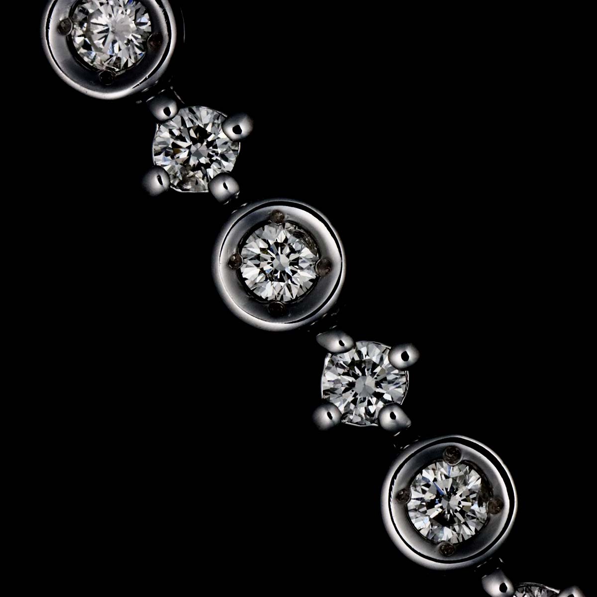 LINE Diamond 1.50ct Bracelet 18K White Gold 750
