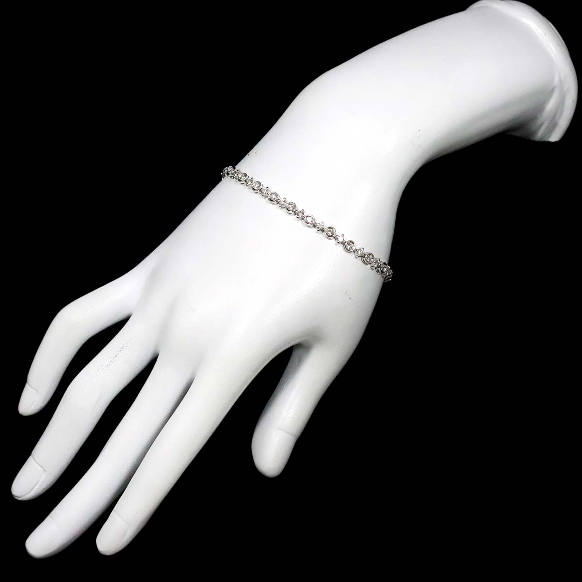 LINE Diamond 1.50ct Bracelet 18K White Gold 750