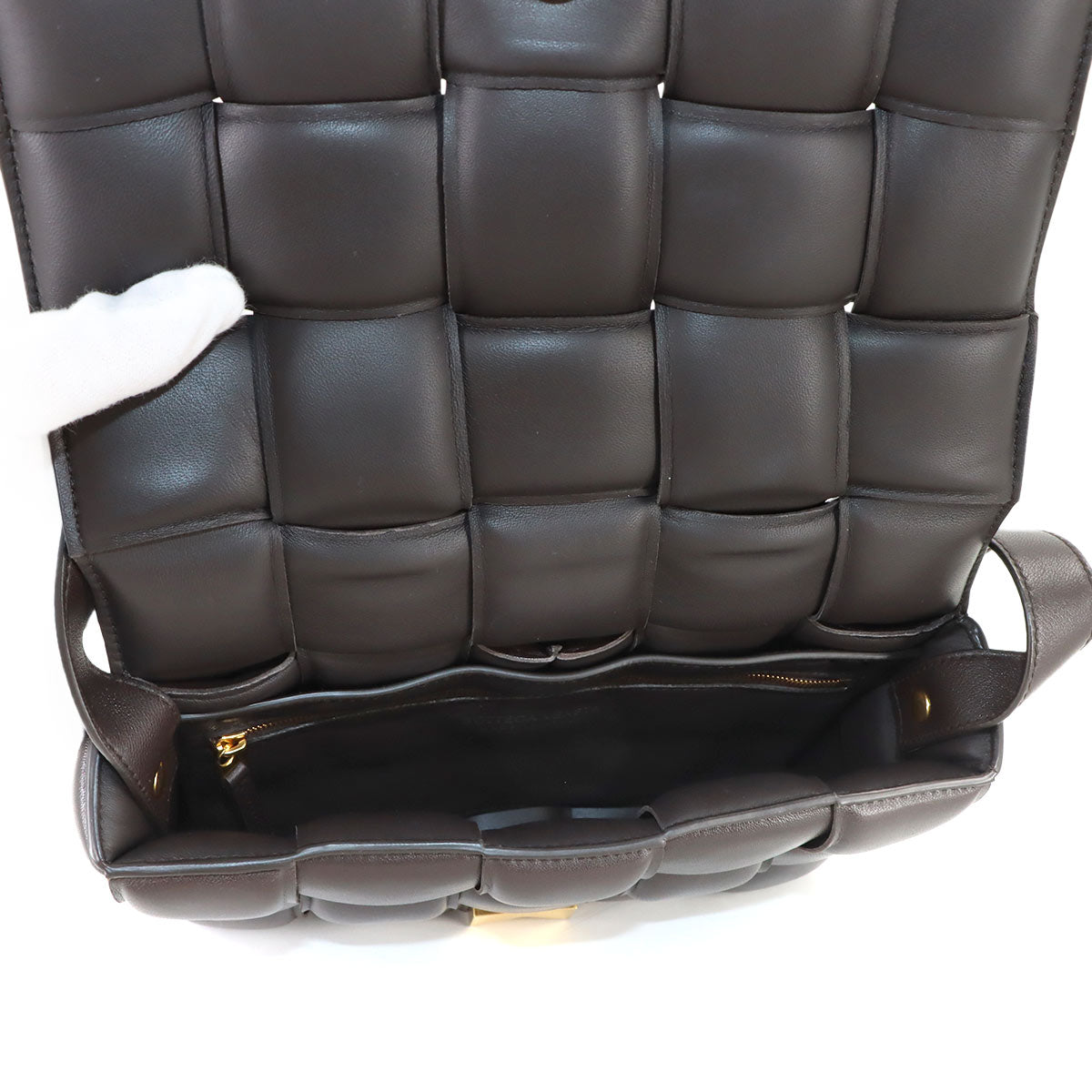 Intrecciato Padded Cassette Shoulder Bag Brown 591970