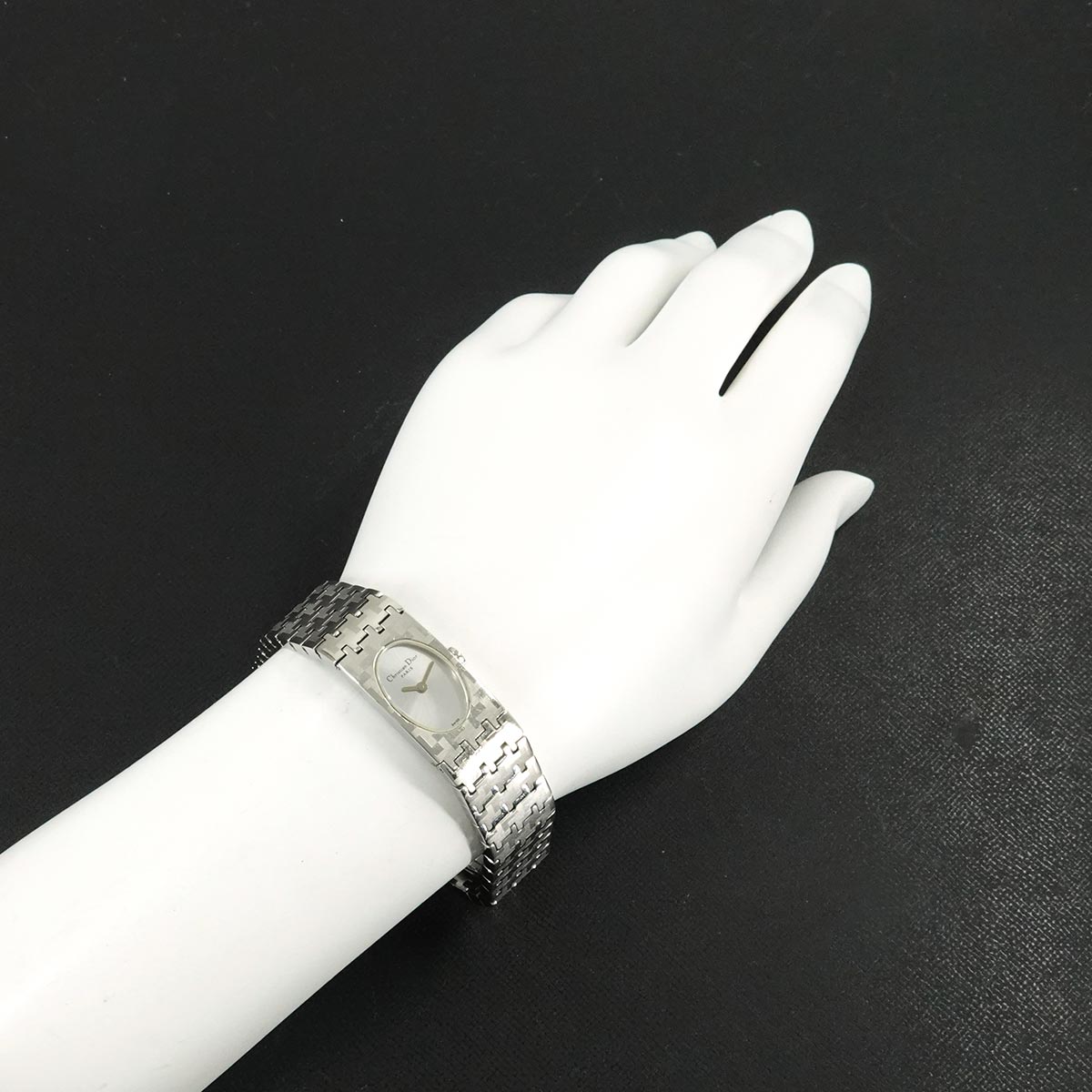 Miss Dior D70 100 Silver Dial Quartz Ladies Watch