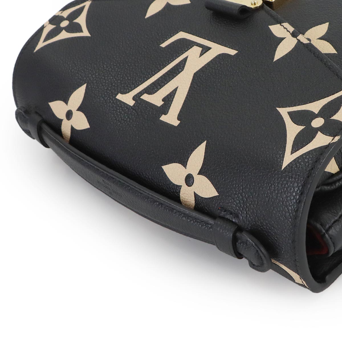 Bicolor Monogram Empreinte Pochette Metis MM Black M45773