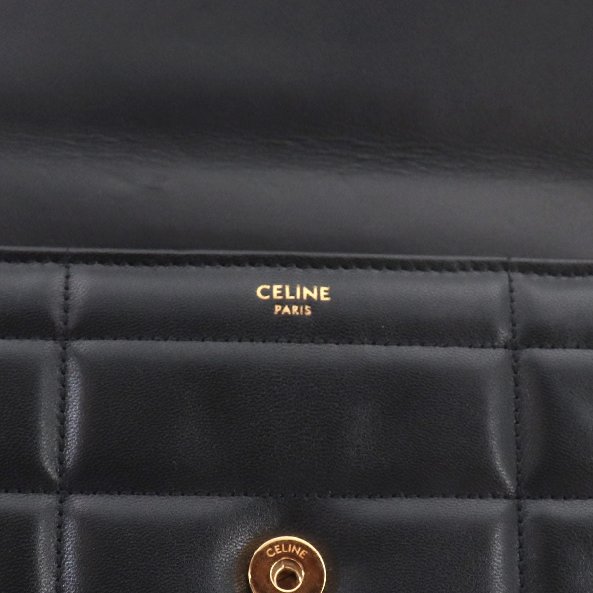 Matelasse Monochrome Chain Shoulder Bag Leather Black