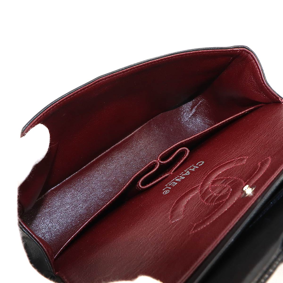 Matelasse 23 Chain Shoulder Bag Leather Black A01113