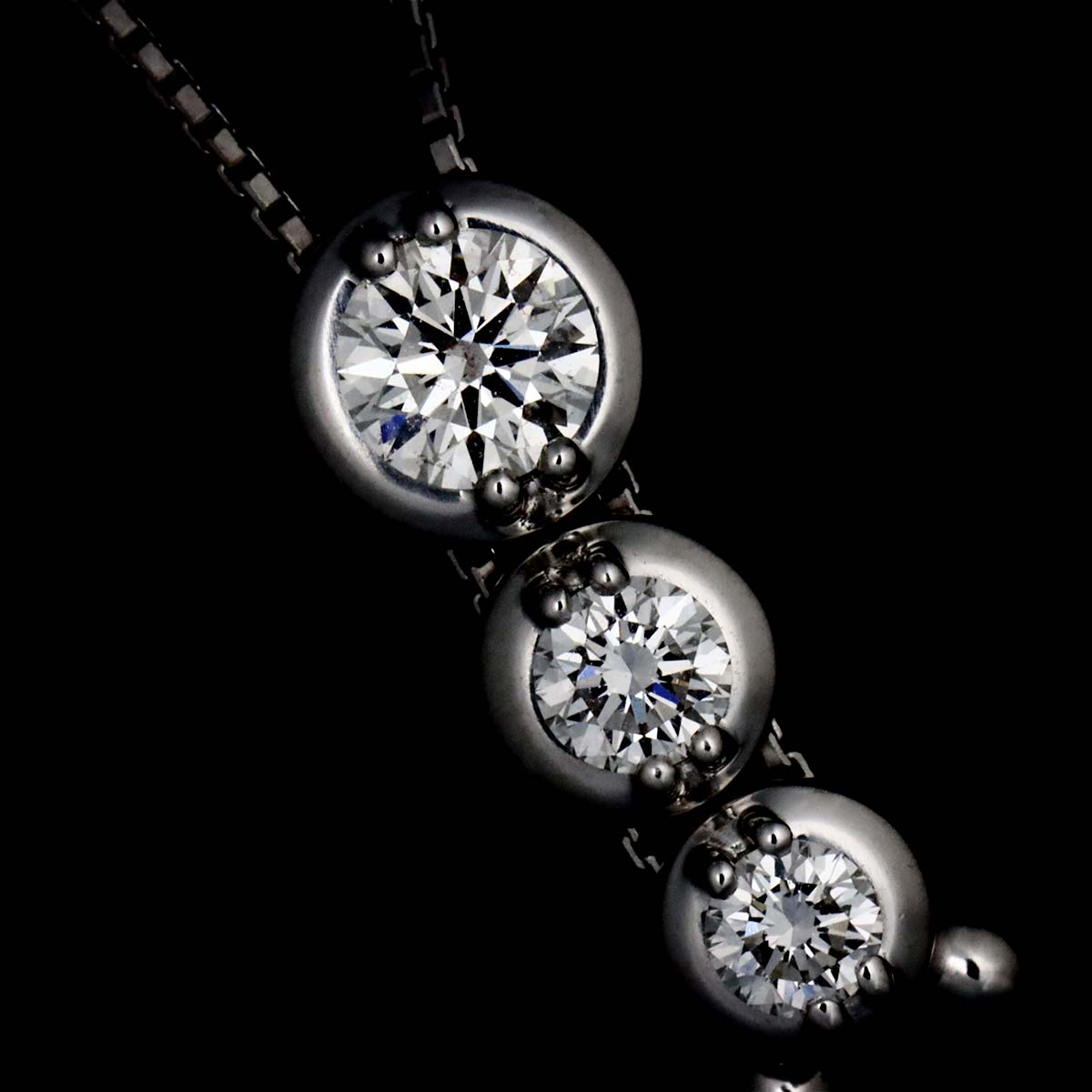 Trilogy Diamond 0.55ct Necklace 18K WG 750