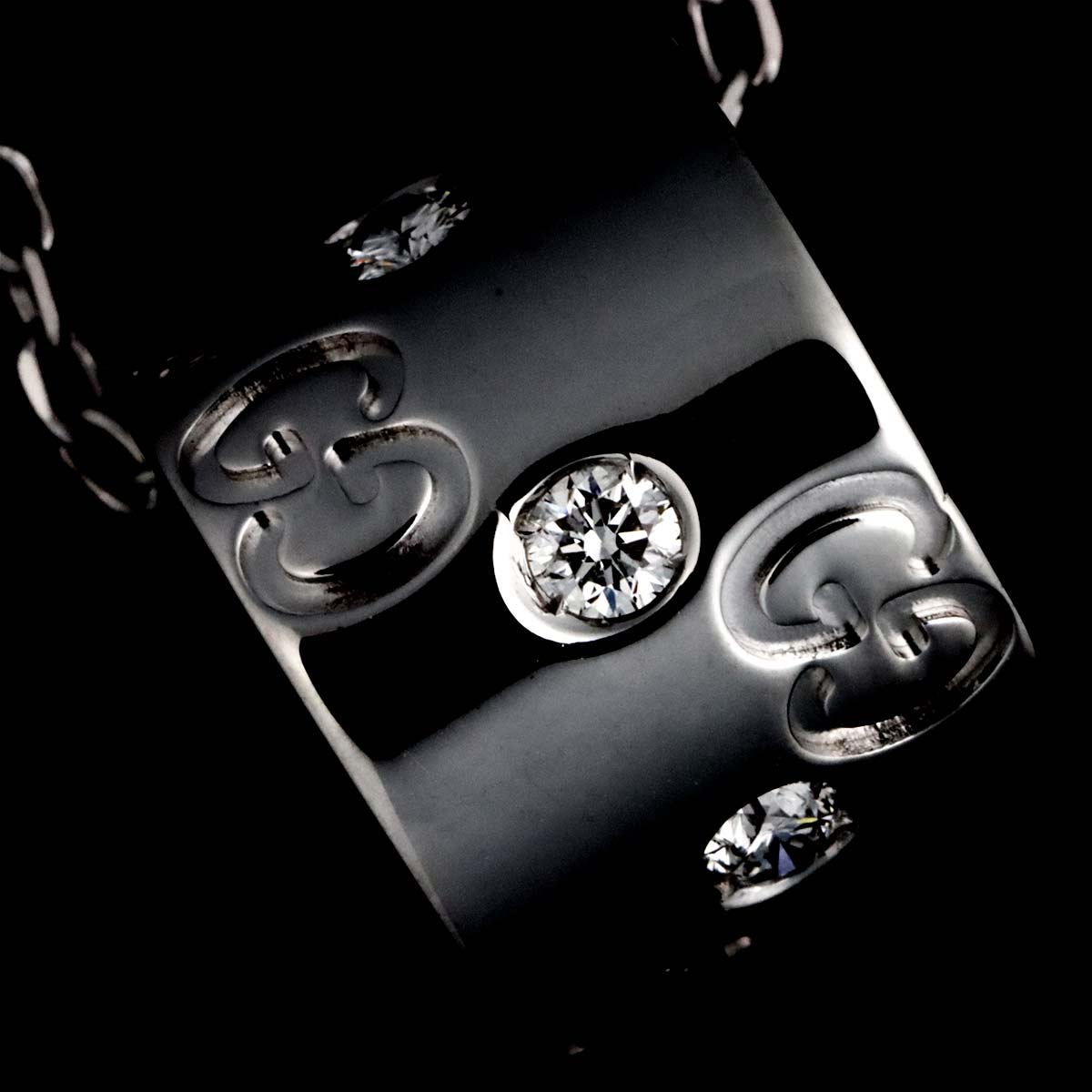 Icon Diamond Necklace 18K White Gold 750