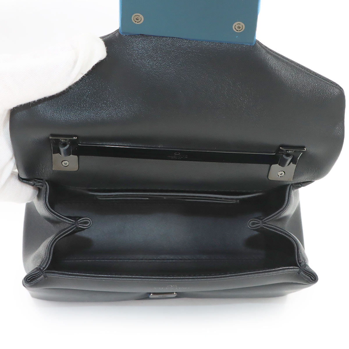 One Stud Hand Shoulder Bag Leather Black
