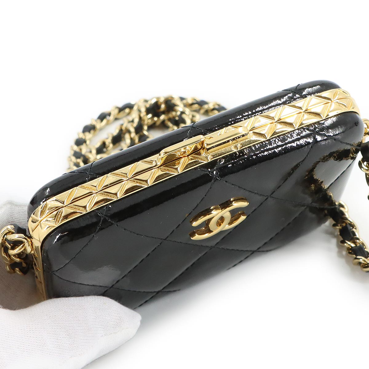 Matelasse Chain Shoulder Card Case Patent Leather Black AP2242