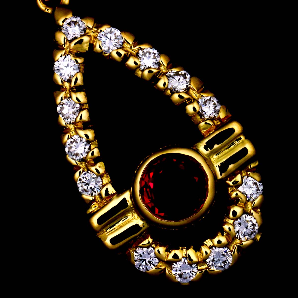 Ruby 0.22ct Diamond 0.18ct Necklace 18K Yellow Gold 750