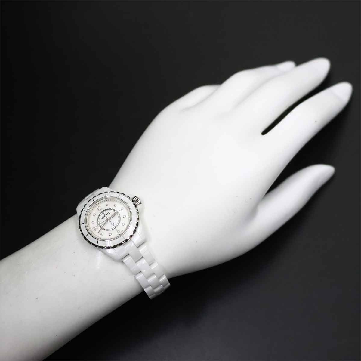 J12 H2570 29mm 8P Diamond Quartz White Shell Dial Ladies Watch