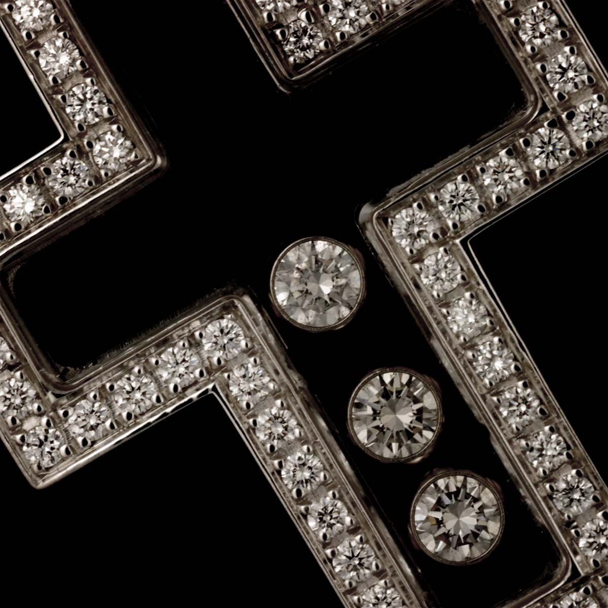 Happy Diamond Cross Necklace 18K White Gold 750