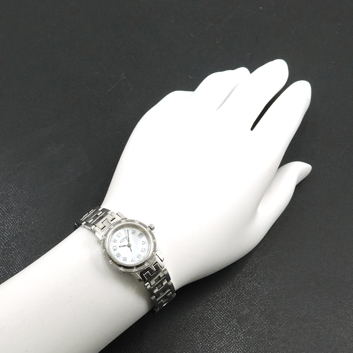 Clipper Nacre CL4.230 Quartz 12P Diamond White Shell Dial